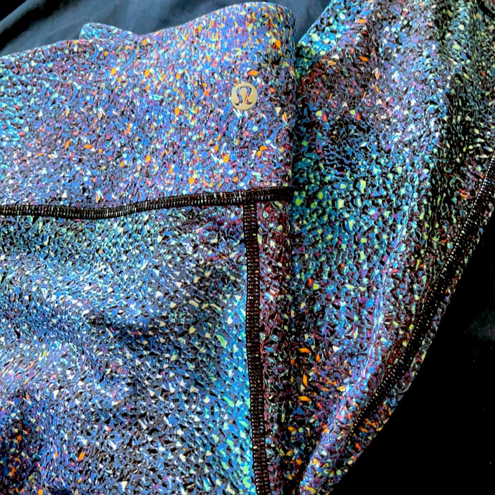 💜💙🦄Lululemon mermaid leggings size 6 🦄💙💜